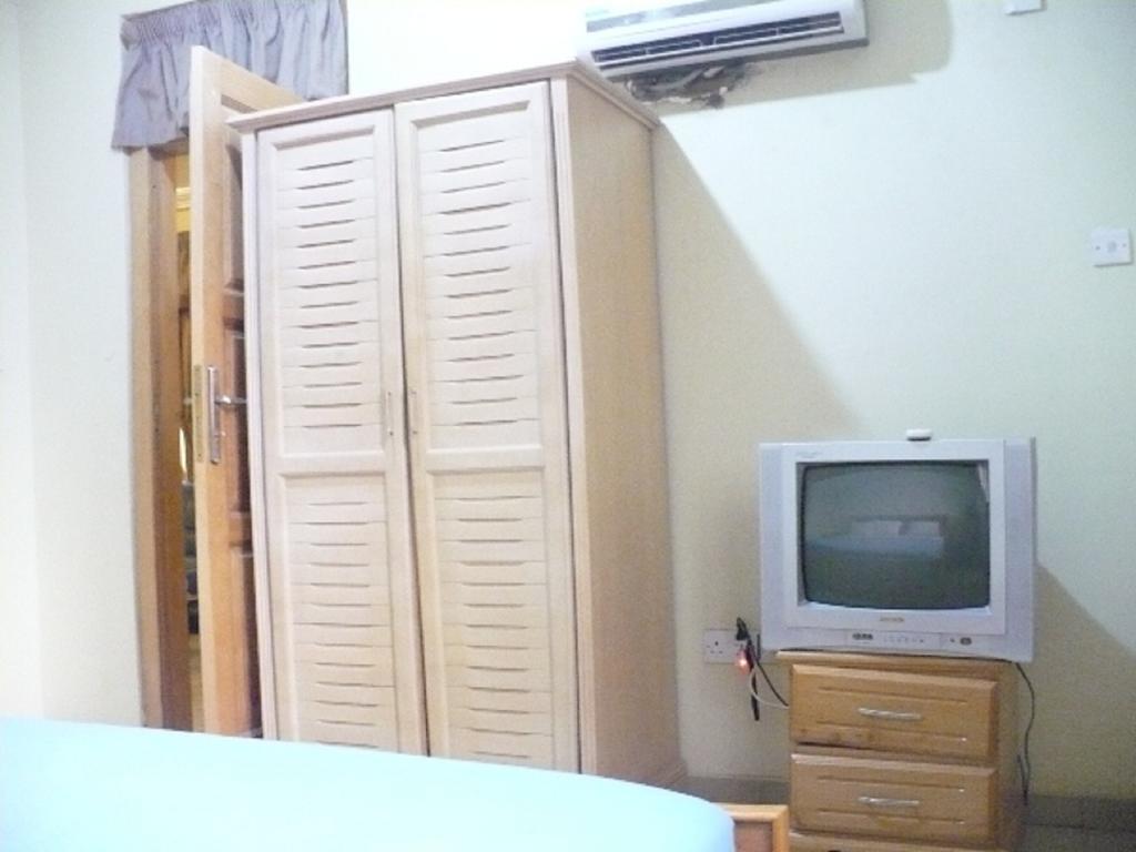 True Vine Hotel Кумаси Стая снимка